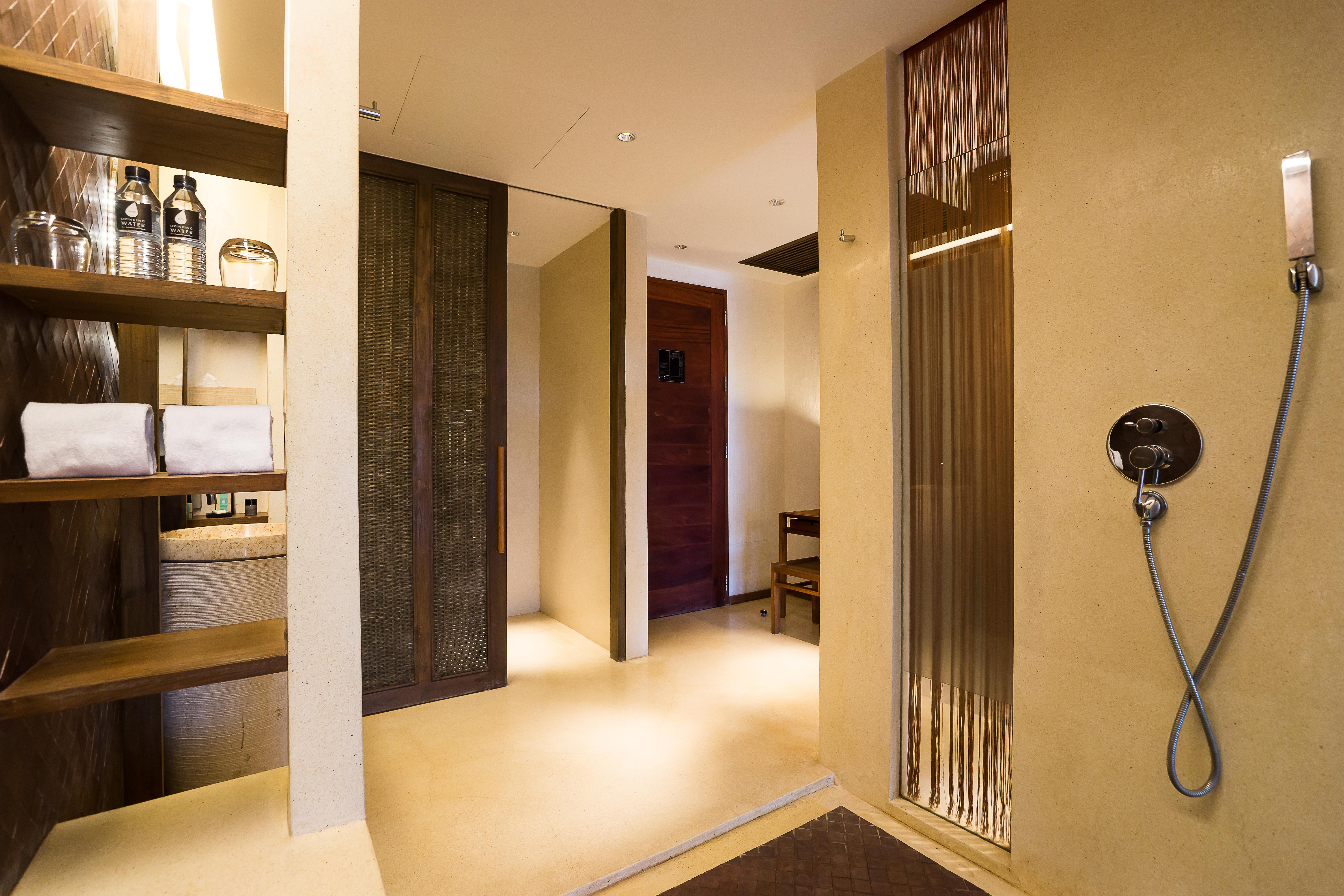 Hansar Samui Resort & Spa - Sha Extra Plus Бофут Екстериор снимка A bathroom at The Oberoi, Mumbai