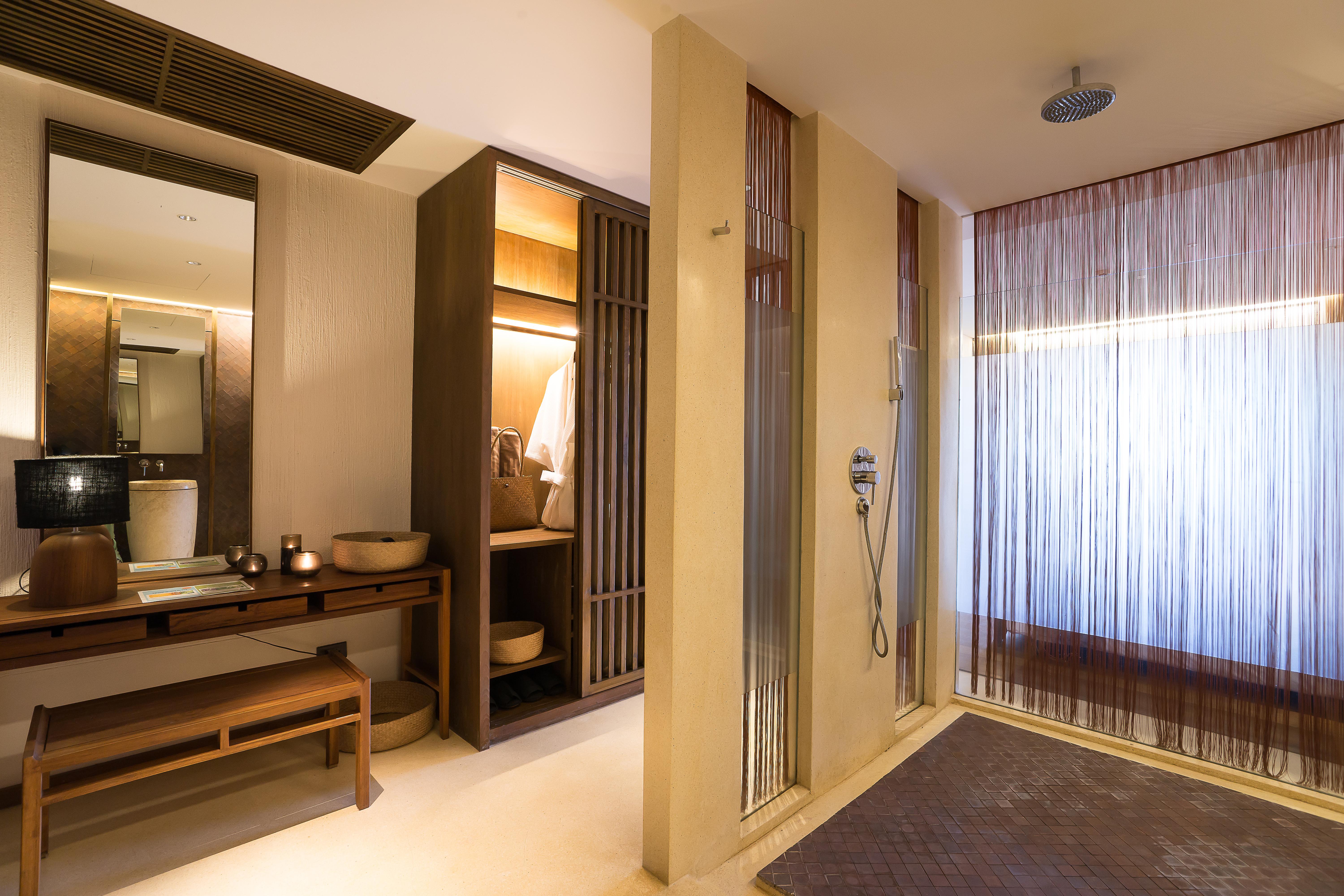 Hansar Samui Resort & Spa - Sha Extra Plus Бофут Екстериор снимка A bathroom at The Oberoi, Mumbai