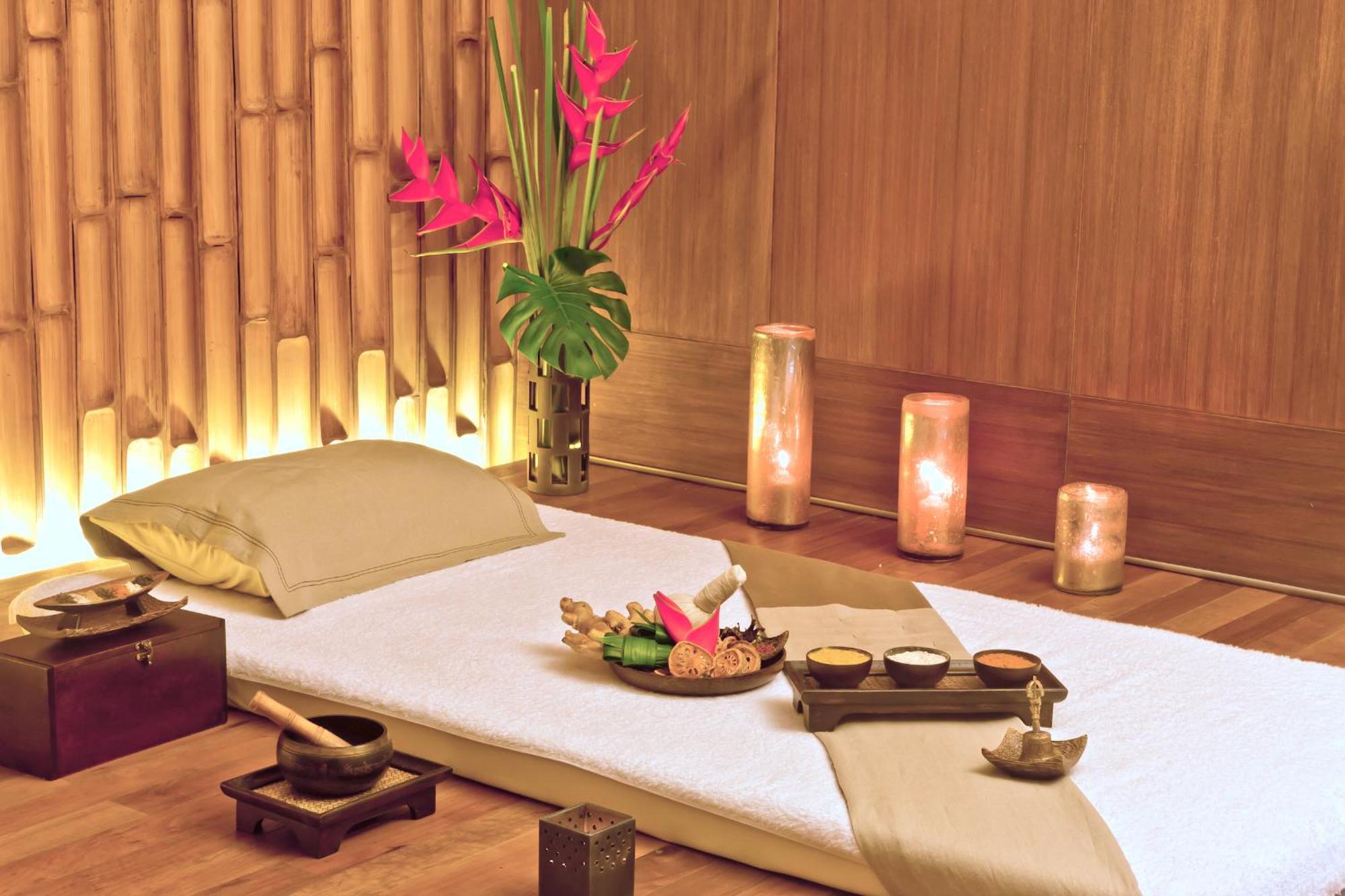 Hansar Samui Resort & Spa - Sha Extra Plus Бофут Екстериор снимка A spa treatment room