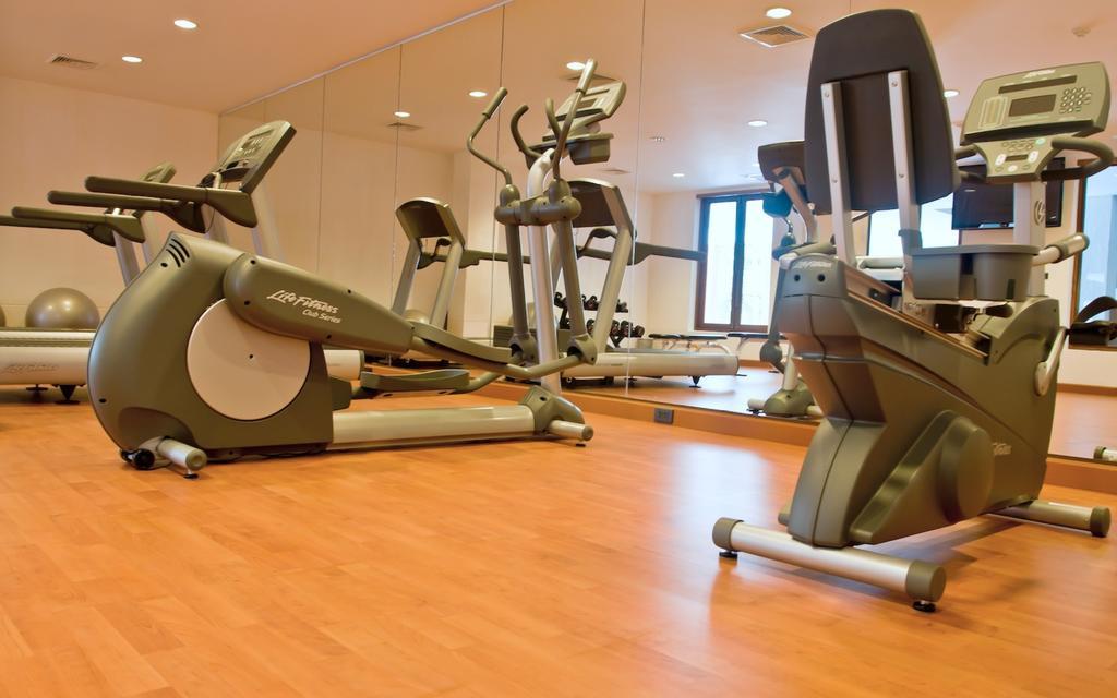 Hansar Samui Resort & Spa - Sha Extra Plus Бофут Екстериор снимка A typical gym